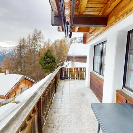 בקתה Tschuggen Tu78 *